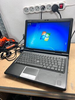 Predám notebook Asus Intel Core2Duo 2x2,00GHz.3gb ram.160gbH - 2