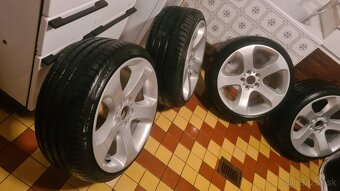 Pireli 225/35 r19 - 2