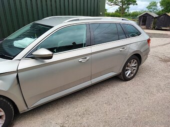 Rozpredám Škoda Superb 3 kombi elegance DSG AdBlue - 2
