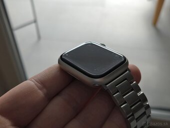 Apple Watch Series 7 45mm + kopa príslušenstva - 2