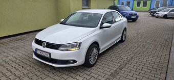 Volkswagen Jetta - 2