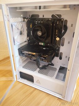 Predám nový počítač - záruka 05/2028, 4060 TI, RAM 32GB, AMD - 2