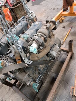 Motor kubota v2003 - 2