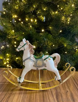 vianoce - hupaci konik 23x18 - 2