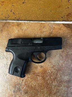 Pištoľ Smith Wesson - 2