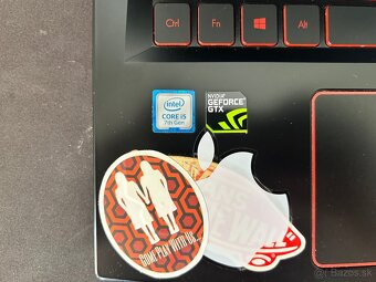 Predám notebook s príslušenstvom - 2