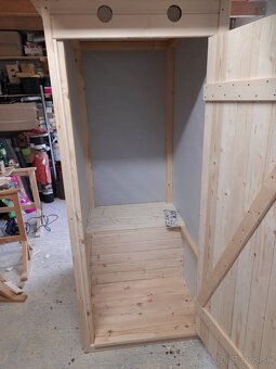 Drevená latrina - 2