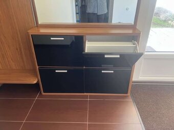 Šatník s botníkom do chodby - 2