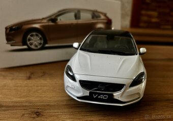 Volvo V40 1:18 - 2