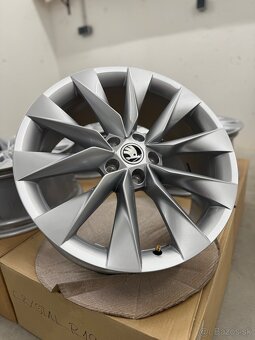 Nepoužité hliníkové disky 5x112 R19 Škoda Crystal - 2