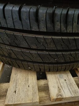 Goodyear 215/65 R16 Ford - 2