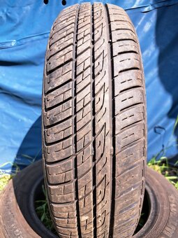 Ponúkam 2 letné pneumatiky Barum Brilantis 145/70 R13 - 2