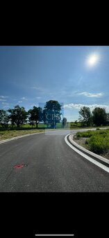 Ponúkam na predaj pozemok na výstavbu haly pri Pezinku - 2