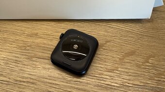 2024 Apple Watch SE s Športovým Remienkom - 2