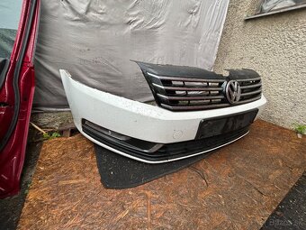 Volkswagen passat b7 predny naraznik - 2