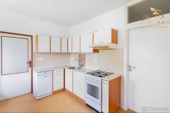 EXKLUZÍVNE - 3 izbový byt vo Vrbovom - 2