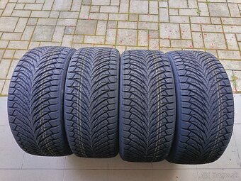celoročne pneu 225/40 R18 - 2