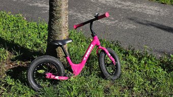 Predám odrážadlo TREK Kickster 12 - 2