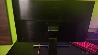 Predávam monitor Samsung - 2