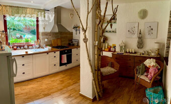 Predáme 3-izbový zrekonštruovaný rodinný dom v obci Semerovo - 2