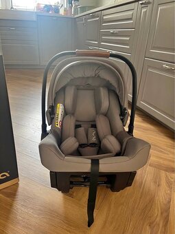 Autosedačka Nuna PIPA™ URBN granite - 2