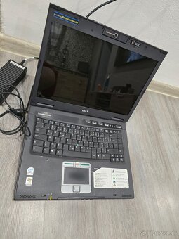 Acer travelmate 6463WLMi + dock 60e - 2