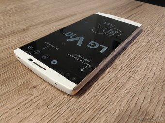 LG V10 - 2