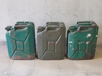 Plechové kanistre 20l - 2