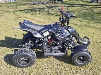 Detska benzinova štvorkolka - 2