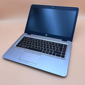 Notebook 14" HP.AMD PRO A10-8700B 4x1,80GHz.8gb ram.SSD 256 - 2