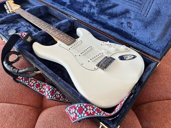Fender Player Stratocaster Mexico, r.v. 2020 + kufor GEWA - 2