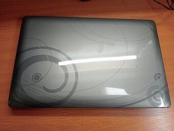 predám notebook CHILI GREEN I30IL1 PLATIN SE ,WINDOWS 7. - 2