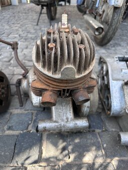 ČZ 175 250 motor - 2