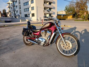 Suzuki Intruder 800 - 2
