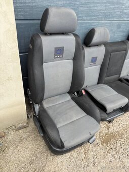 Predám komplet sadu sedadiel Volkswagen Golf 4 kombi - 2
