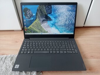 predám Lenovo V15-IIL / Intel core i5 / 20gb ram / WIN 11 - 2