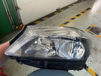 Predám predné Ľ svetlo Mercedes w176/A160 - 2