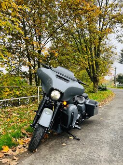 Harley Davidson Street Glide CVO 117 - 2