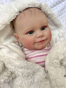 Realistická babika Maddie - 2