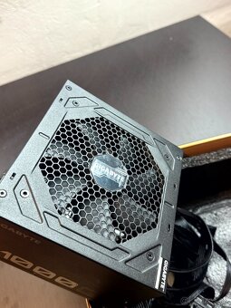 PC zdroj Gigabyte GP-P1000GM - 2