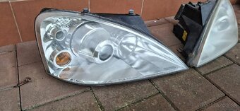 Xenónové svetlomety Ford Galaxy 2000 - 2007 - 2