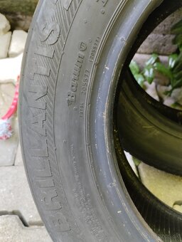Predám dve letné gumy 165/70 r14 - 2
