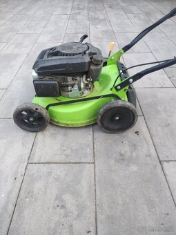 Benzínová kosačka s pojazdom - 2
