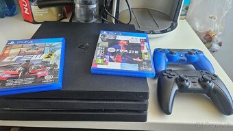 Sony Playstation 4 Pro 1TB + 2xjoypad a hry - 2