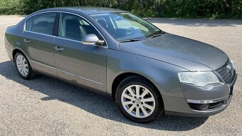 VOLKSWAGEN Passat 2.0 FSI 110 kW - 2