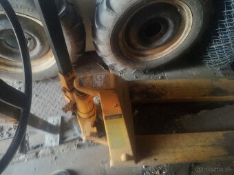 Paletovy vozík 2500 kg - 2