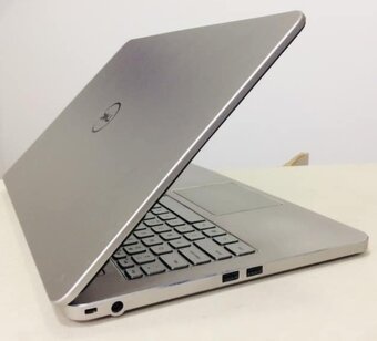 Predam Dell Int i7 s dotykovym IPS disp. 15,6", grafika 2GB - 2