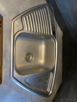 Masívna kuchynská linka z Nemecka so spotrebičmi - 2