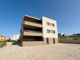 3-izbový apartmán v novostavbe s výhľadom na more,Chorvátsko - 2