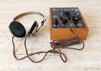 Starožitná krystalka - rádio v dřevěné skříňce, cca 1925 - 2